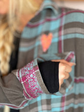 Load image into Gallery viewer, Blink Blink Women&#39;s &quot;One Wave&quot; Love Embroidered Shirt ~ Jacket